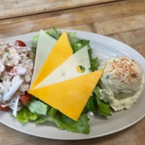 <KRAB SALAD PLATE>.