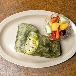 <CHICKEN CAESAR WRAP>